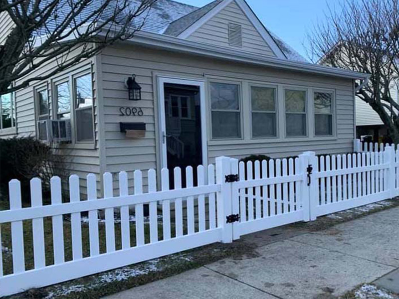 Residential Vinyl Fence - South Jersey