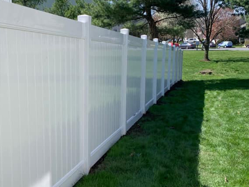 Mullica Hill New Jersey vinyl privacy fencing